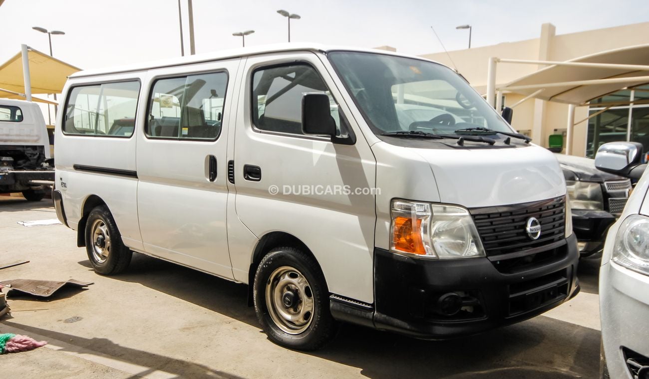 نيسان أورفان