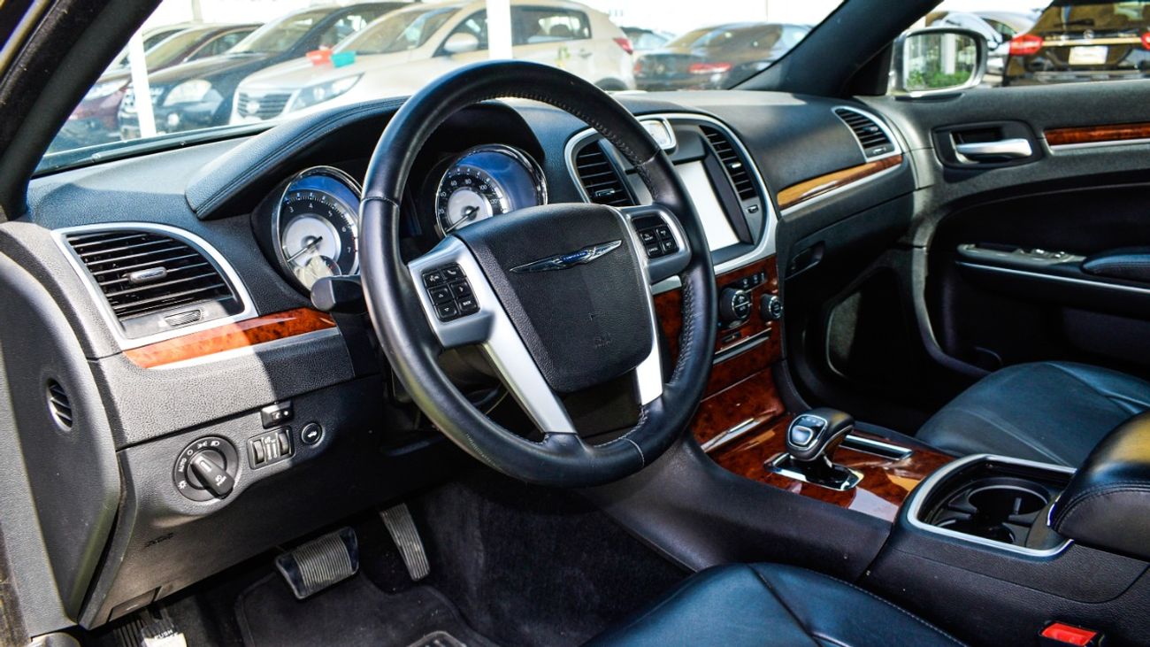 Chrysler 300C Import SRT No. 2 cruise control without accidents, fingerprint, electric mirrors, cruise control, in