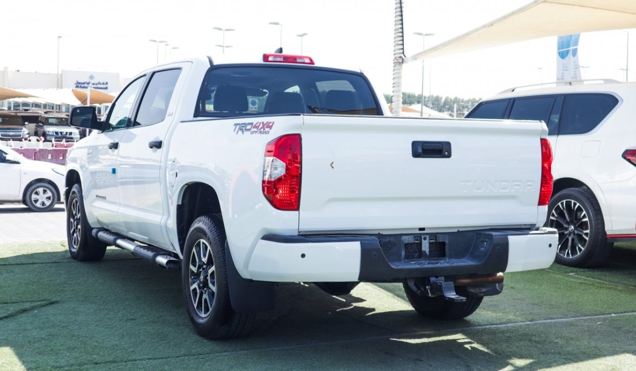 Toyota Tundra American space very clean condition