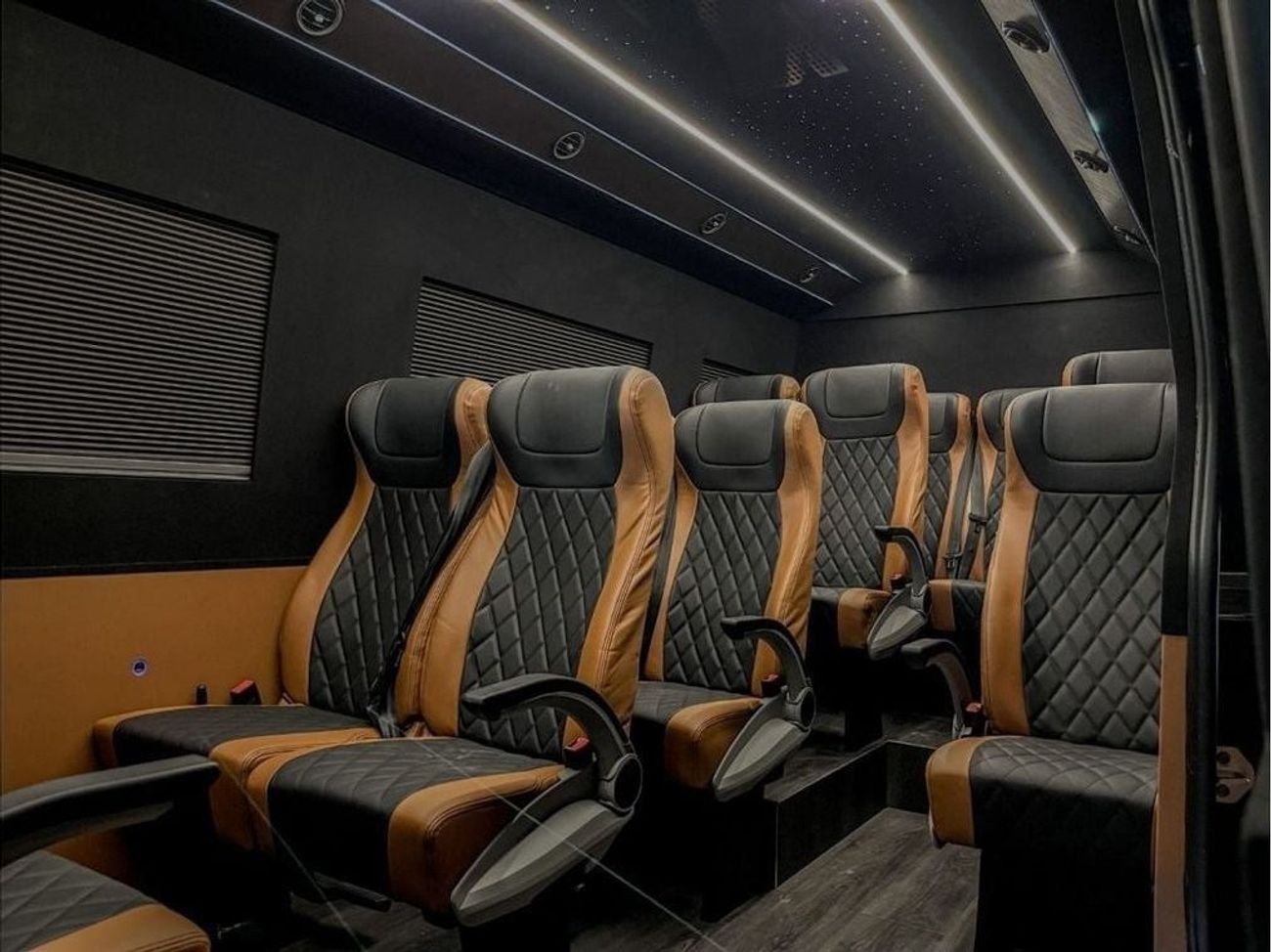 مرسيدس بنز سبرينتر 14 مقعد تحويل VIP كامل