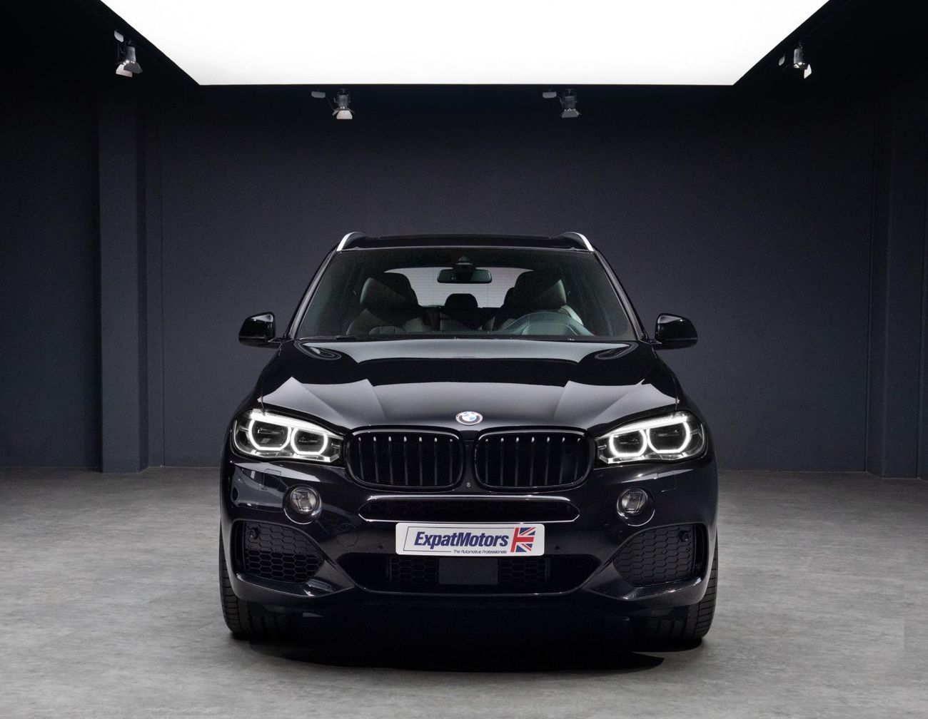 BMW X5 50i M Sport 4.4L 2,540x60 • 0% DP • 2018 BMW X5 50i XDrive M-Sport • Warranty Available • GCC •