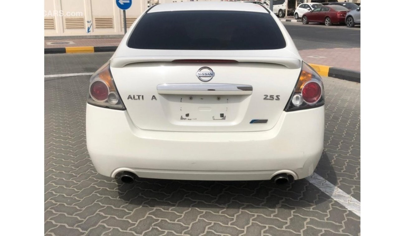 Nissan Altima 2.0 S