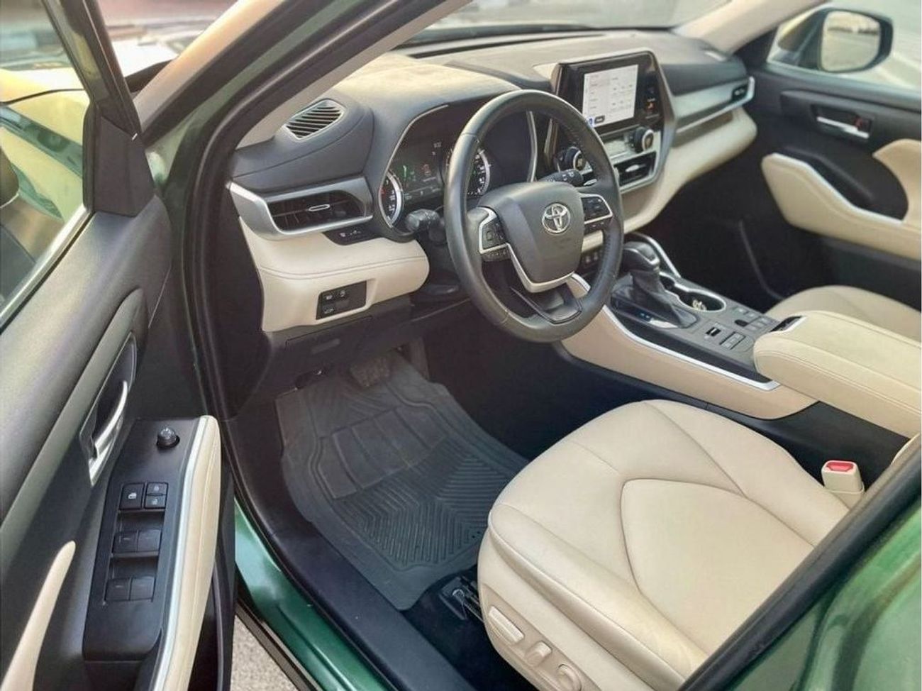 Toyota Highlander 2023 Toyota Highlander 2.4L V4 Turbo - XLE Full Option AWD 4x4 - Radar & Wireless charger - 55,300 M