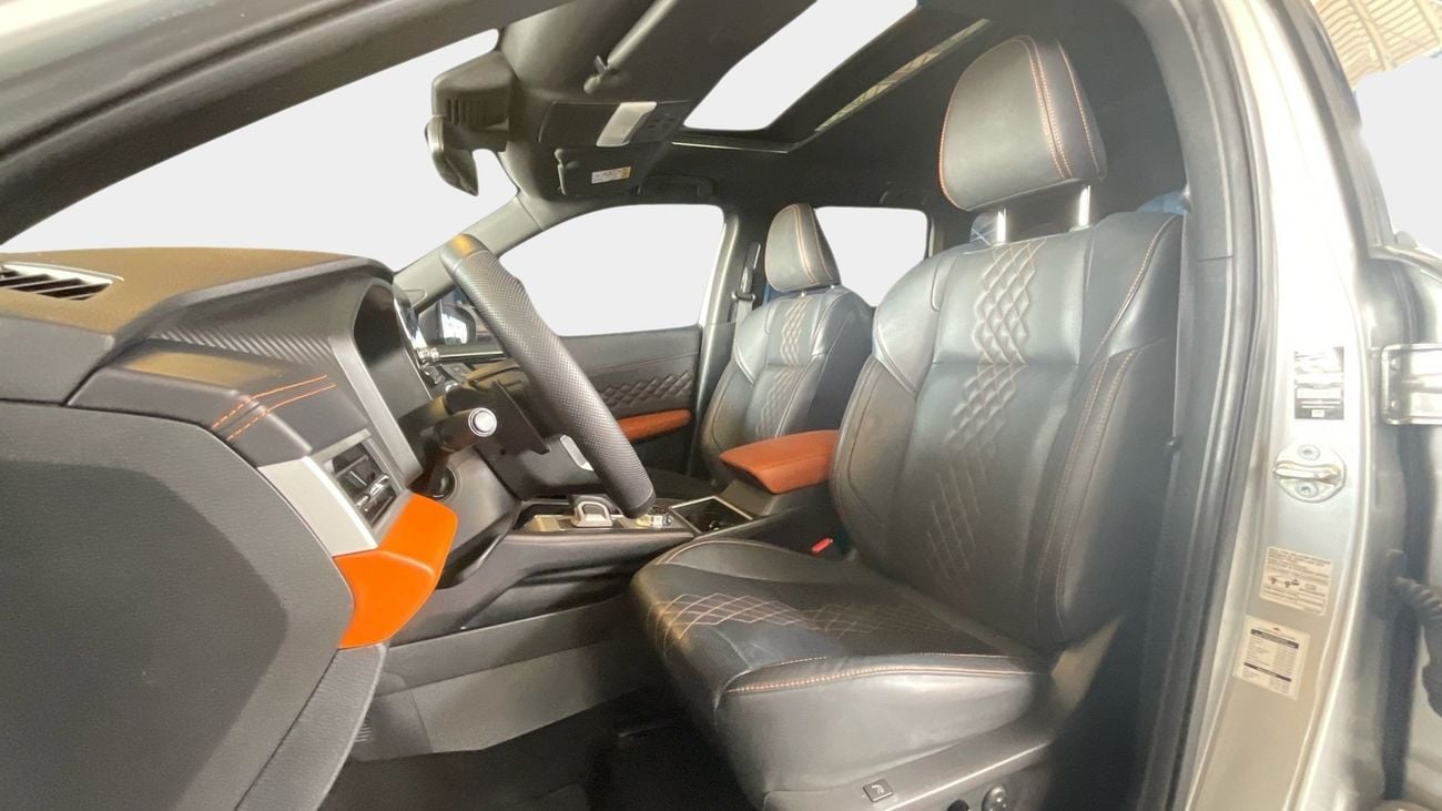 ميتسوبيشي آوتلاندر 2.5 GLX AUTO 4WD 7SEAT PREMIUM LAUNCH ED | شامل الضمان | 0 ﺪﻔﻋﺓ ﺃﻮﻟﻯ