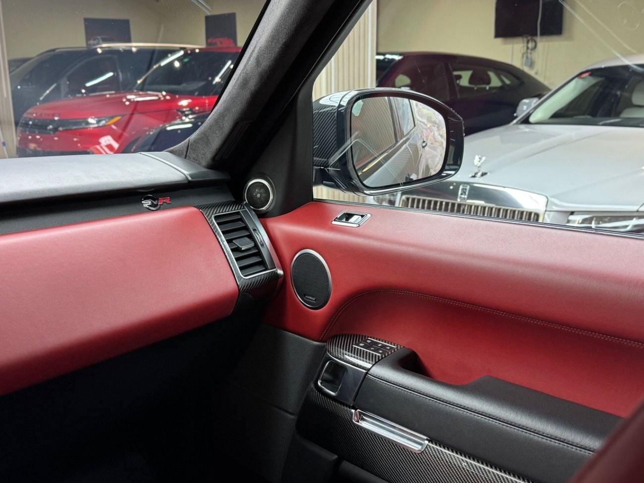 Land Rover Range Rover Sport SVR 5.0L (575 HP) AWD