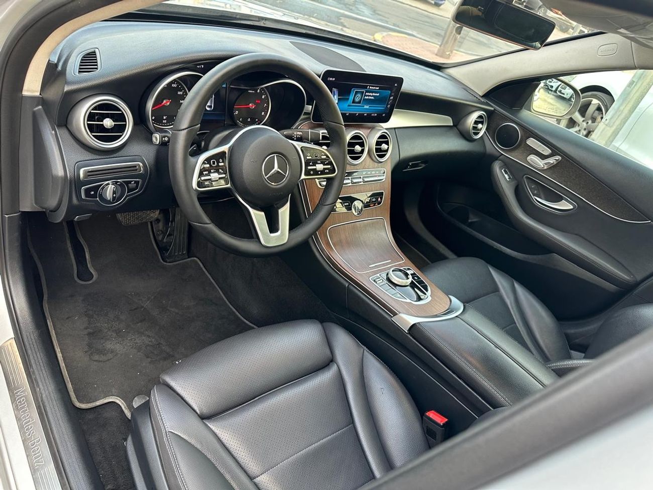 مرسيدس بنز C 300 سبورت