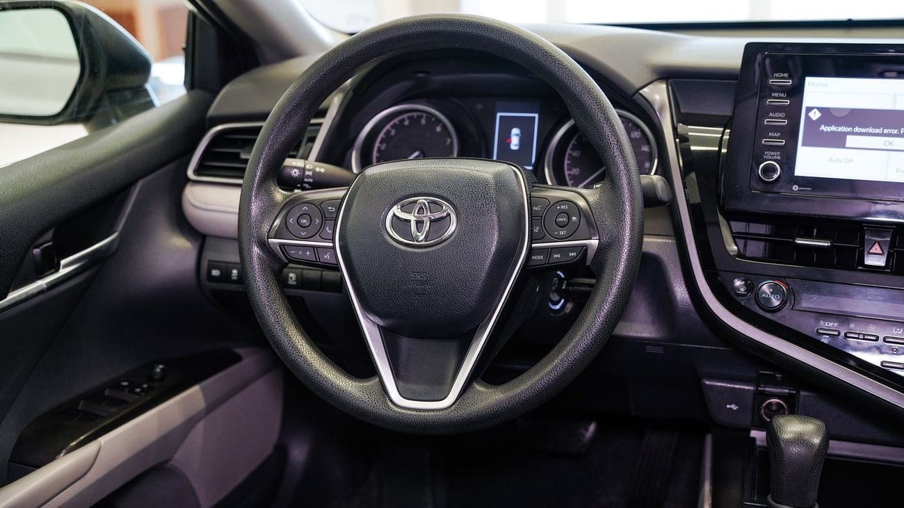 Toyota Camry LE 2.5L (176 HP)