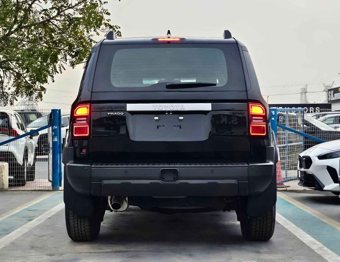 Toyota Prado ALL ROUNDER TURBO / 2.4L PETROL V4 / SUNROOF / DVD+CAMERA / COOL BOX (CODE#PPARS)