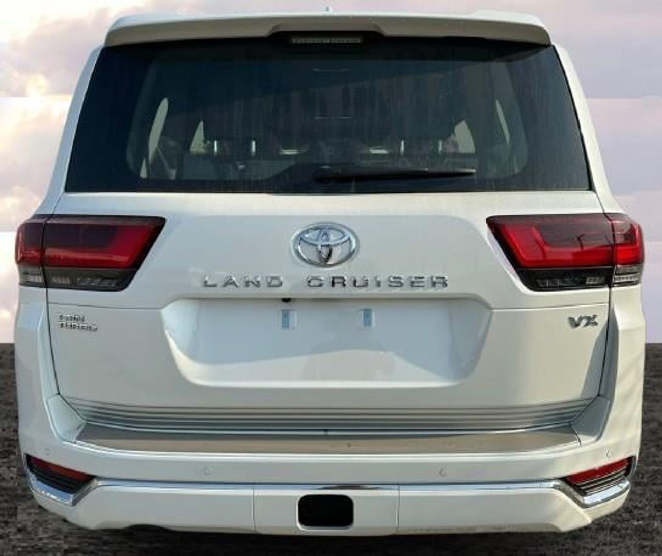 Toyota Land Cruiser VX 3.5L FULL WITH RADAR AND JBL