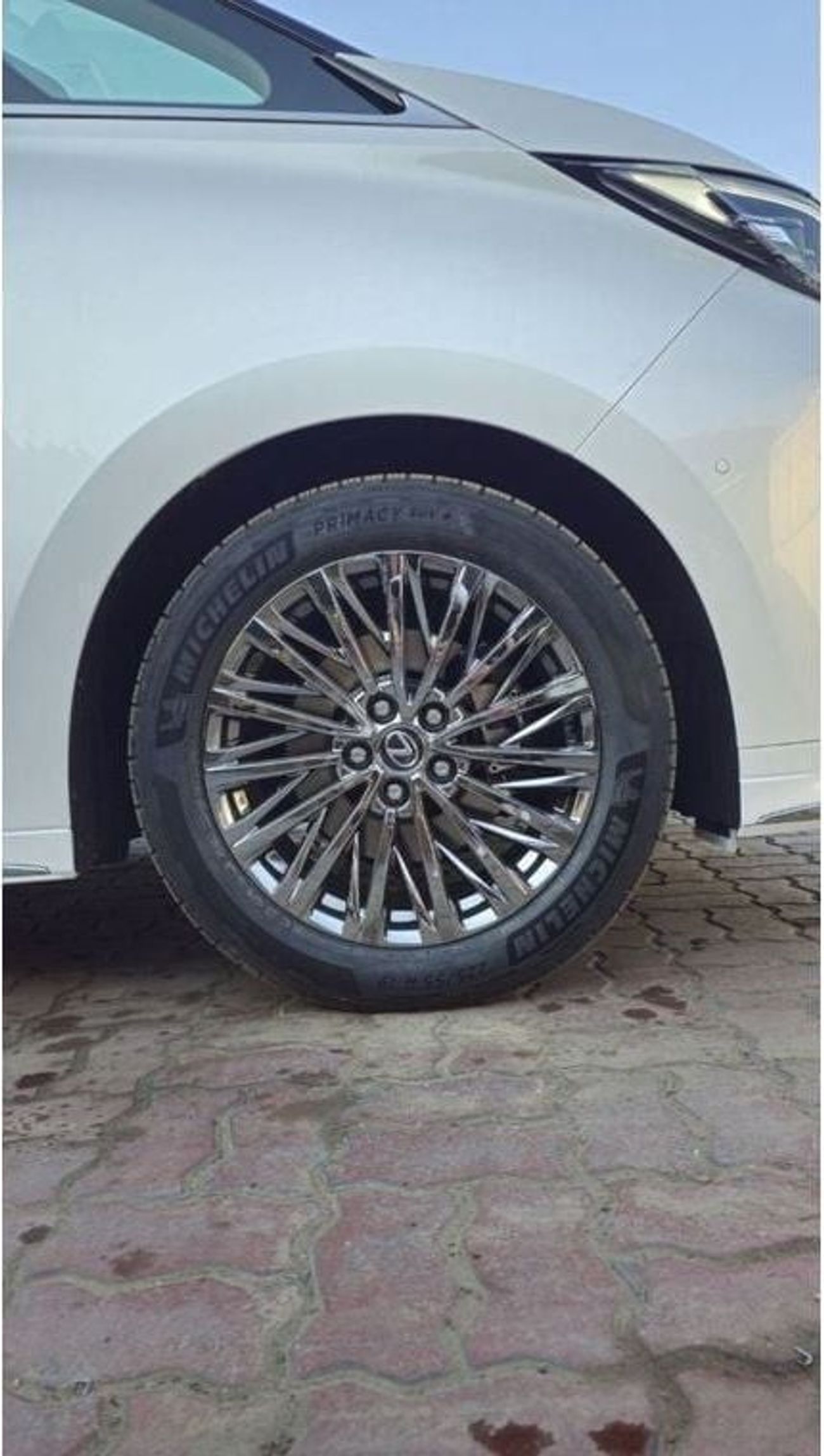 Lexus LM 350h Lexus LM 350h 2.5L