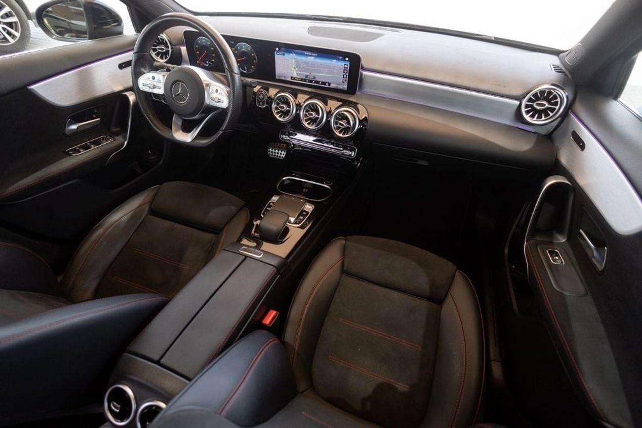 مرسيدس بنز A 250 Std 2.0L (224 HP)