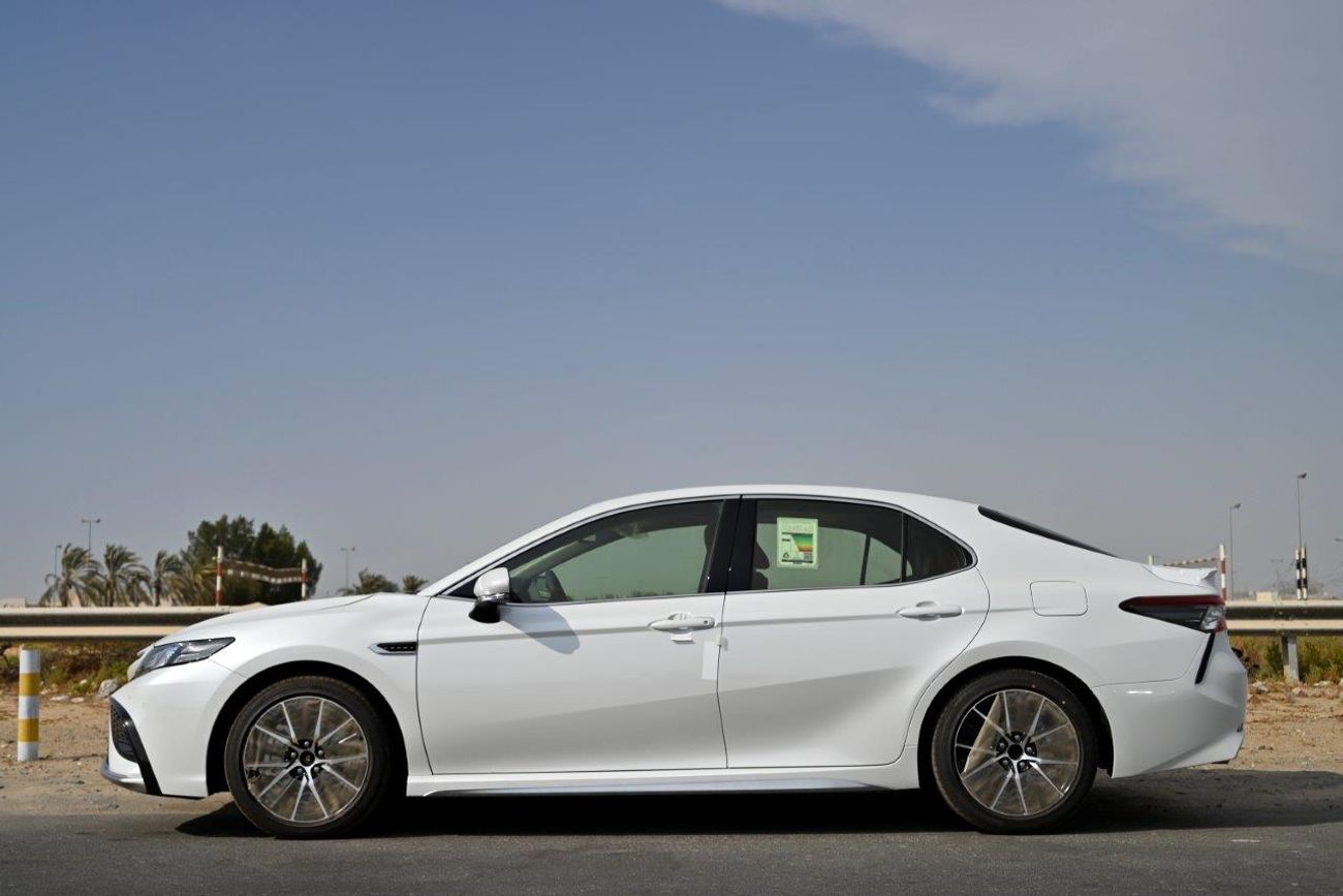 Toyota Camry SE Petrol