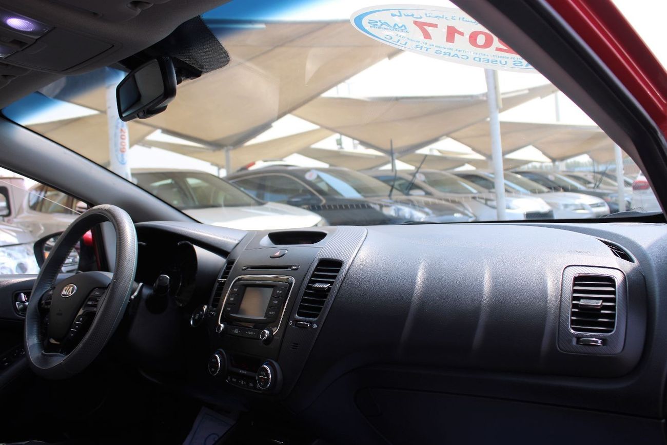 Kia Cerato LX GCC- ACCIDENT FREE - CAR IS IN PERFECT CONDITION INSIDE OUT