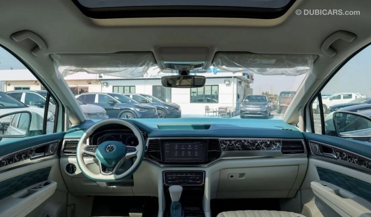 Volkswagen Viloran interior - Cockpit