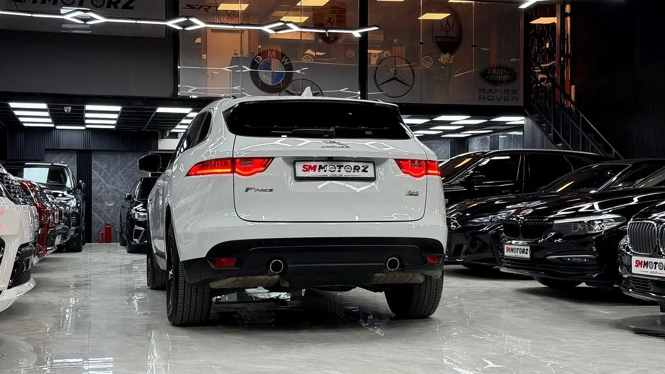 Jaguar F Pace F PACE V6 SUPERCHARGED R SPORT CLEAN