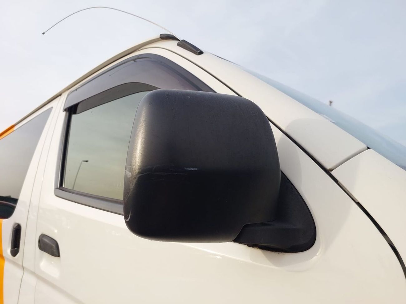 Toyota Hiace TOYOTA HIACE VAN RHD 2015 MODEL 3.0 L DIESEL MANUAL(PM18092)