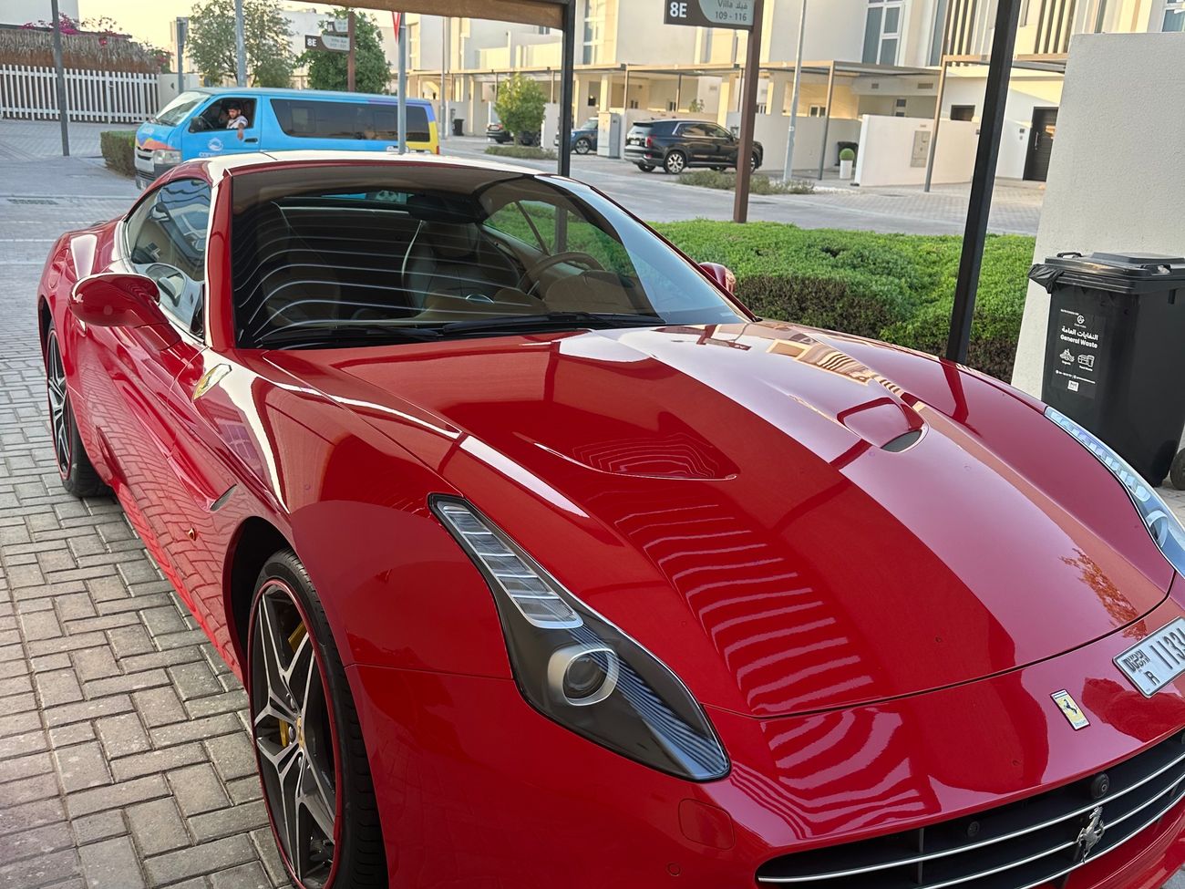 Ferrari California T show room level -zero Accedent- under warranty-