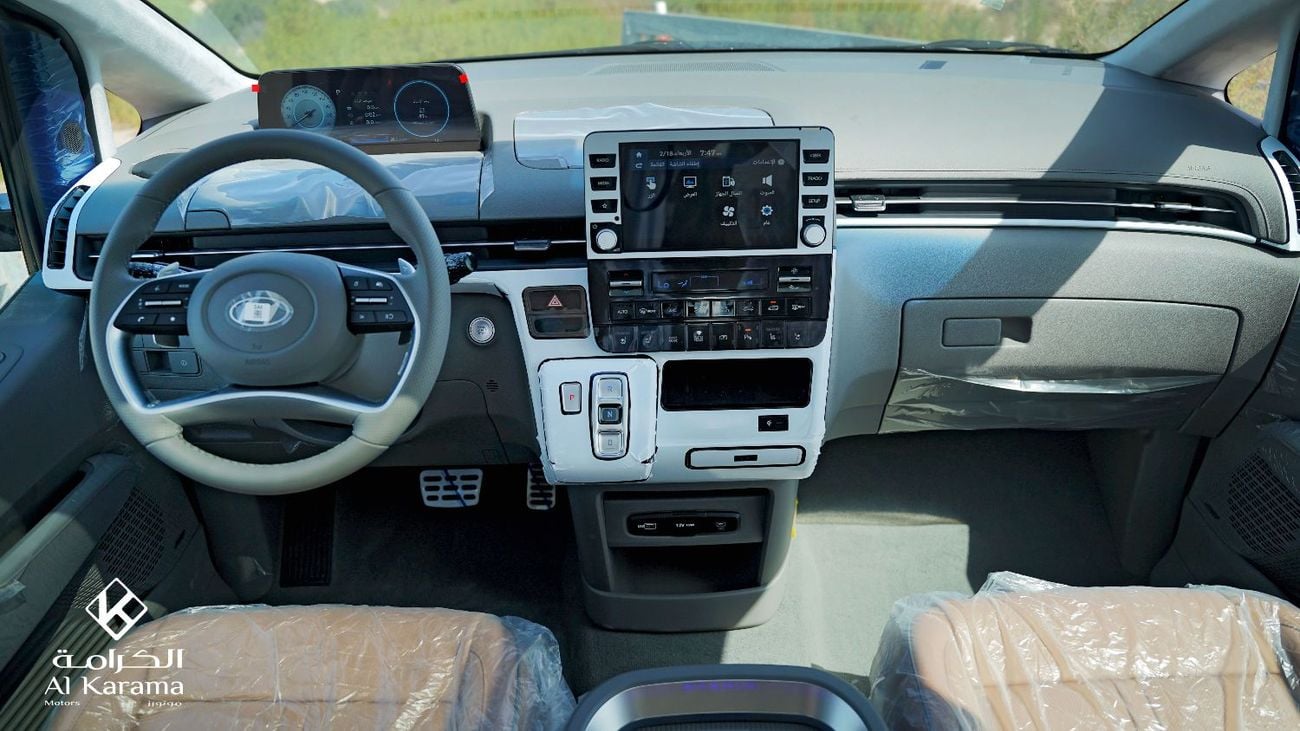 Hyundai Staria 3.5L V6  VIP Edition, 7 Seater with Pilot/VIP Seating | Boss Audio | 360 Camera |  2 Sunroof