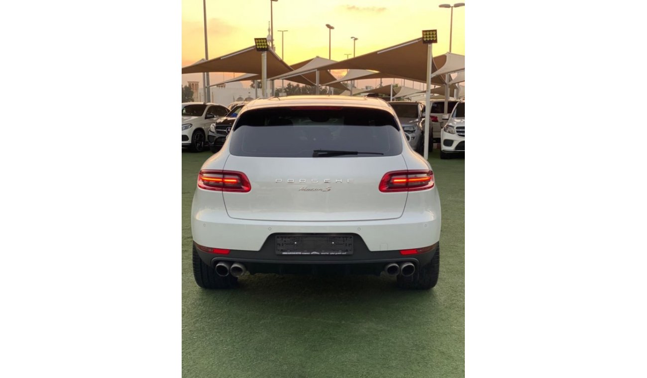 Porsche Macan S