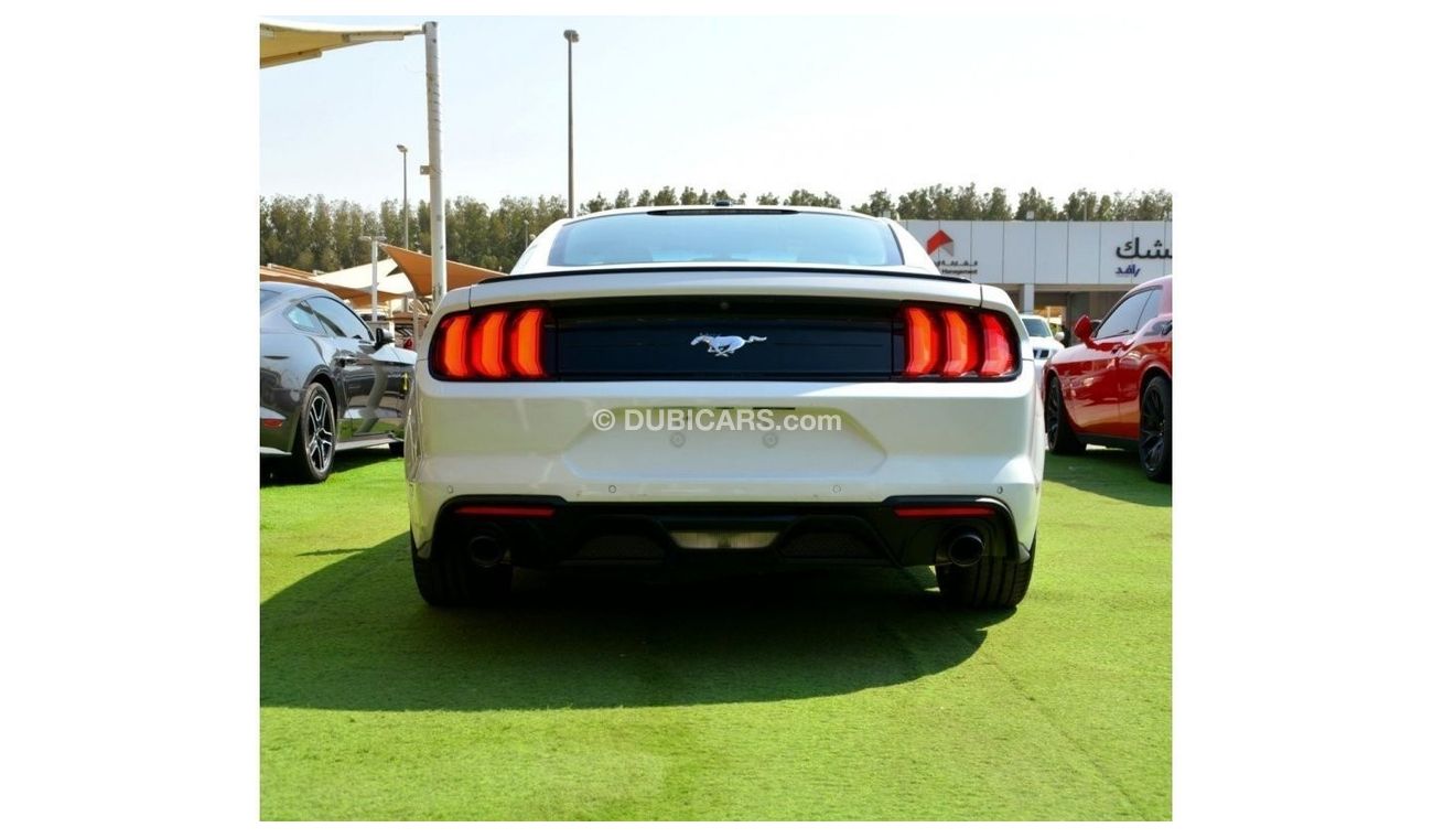 فورد موستانج ايكوبوست محرك ايكوبوست 4 سلندر سعة 2.3 لتر مع تيربو يولد قوة 330 حصان (335 حصان أوروبي PS) و 475 نيو