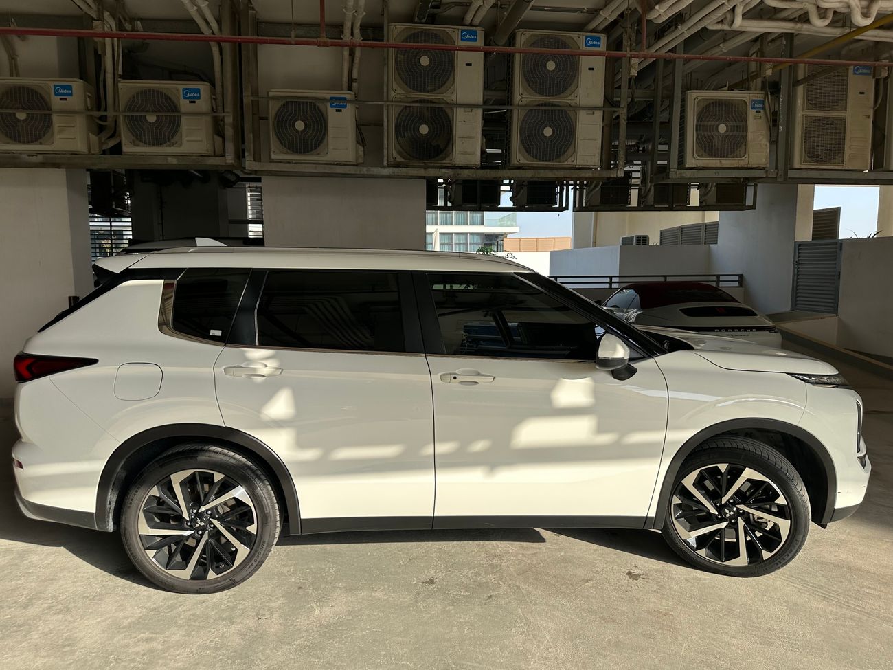 ميتسوبيشي آوتلاندر