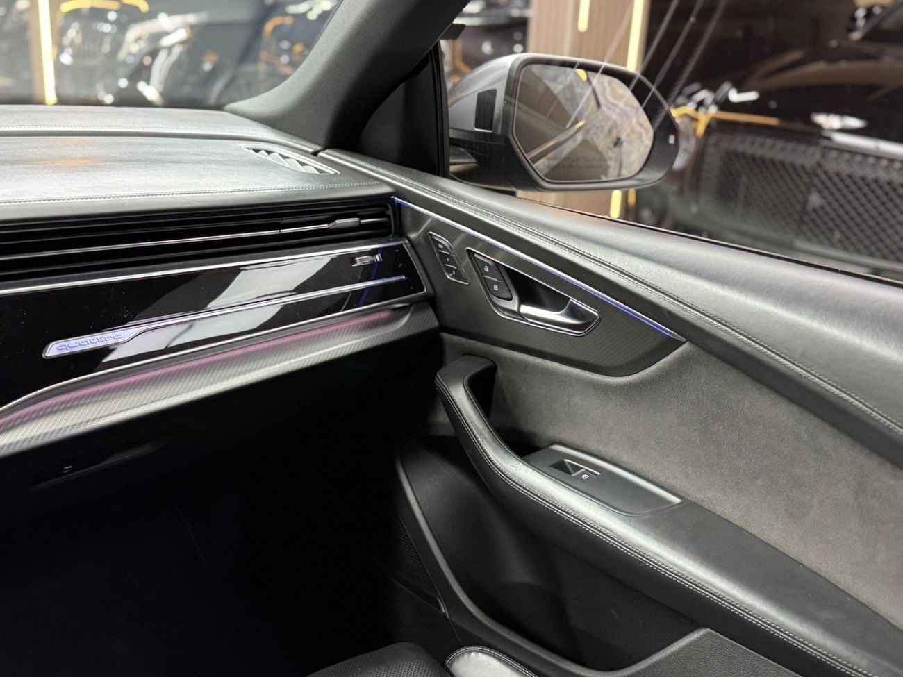 أودي RSQ8 quattro 4.0L