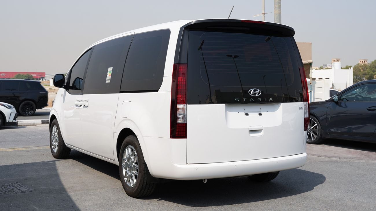 Hyundai Staria