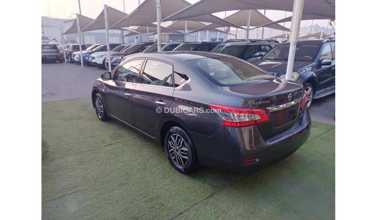 نيسان سنترا 1600 سى سى خليجى موديل 2016 لون رمادى بحالة ممتازة تكييف باور سنتر لوك تحكم مرايا لاتحتاج لأى مصاريف