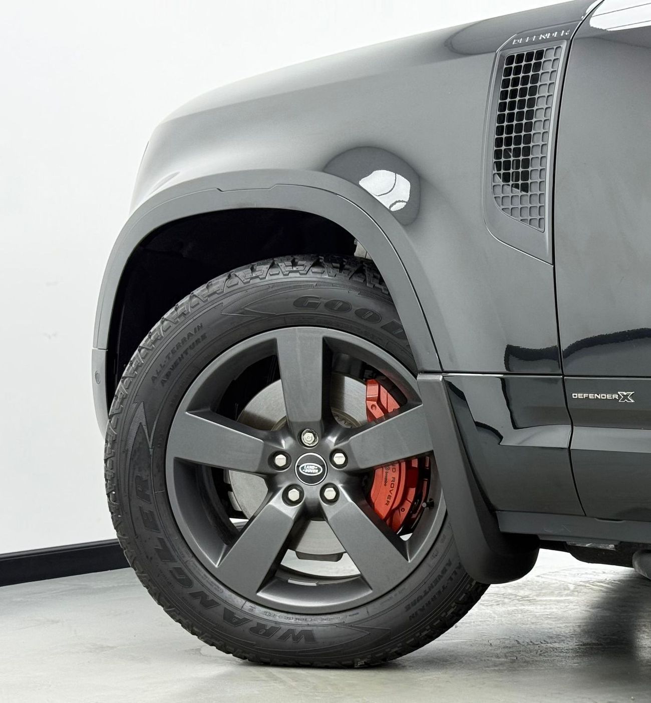 Land Rover Defender P400 110 X 3.0L (5 Seater)