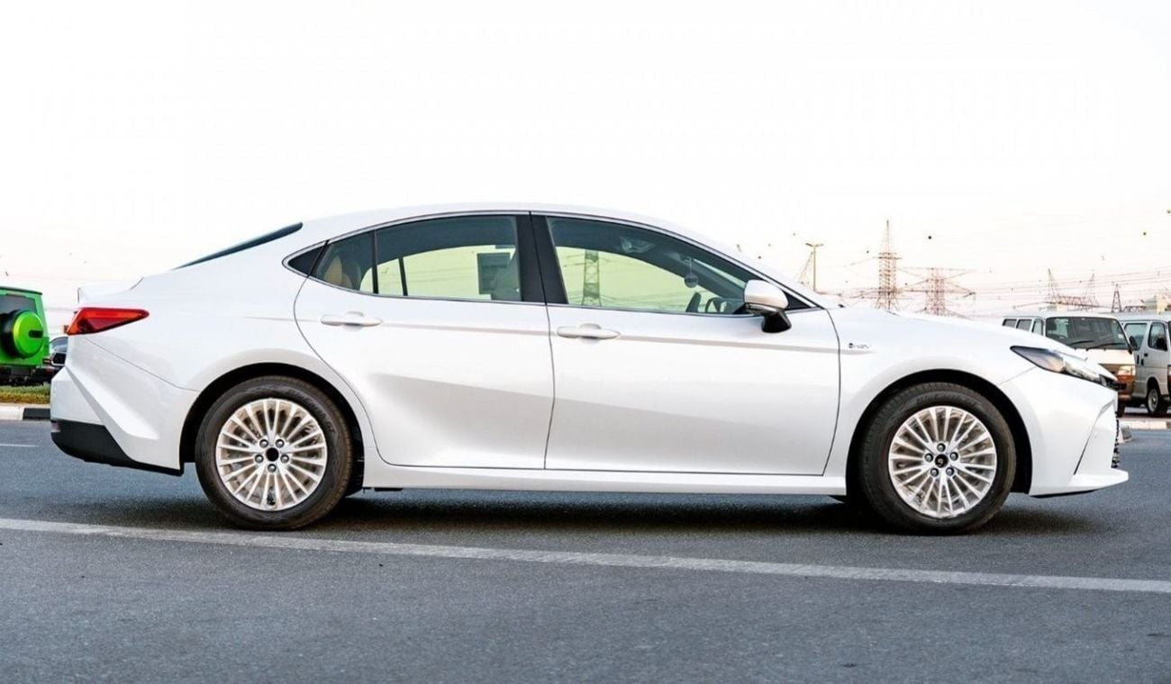 Toyota Camry 2025 Toyota Camry E-plus 2.5L Hybrid AT (White)