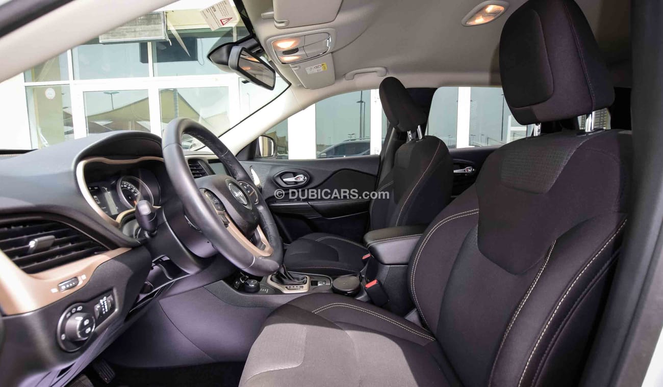 Jeep Cherokee AGENCY WARRANTY FULL SERVICE HISTORY GCC