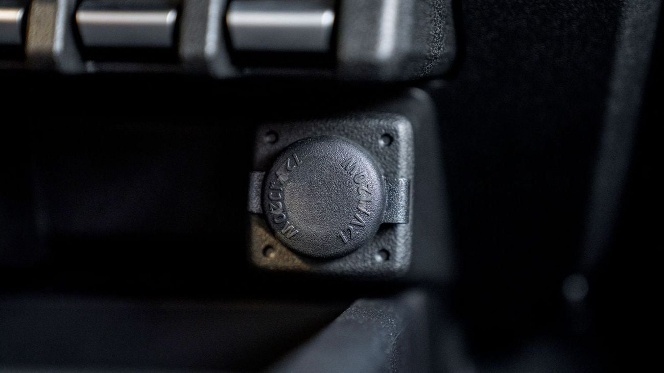 Suzuki Jimny GLX     MT 1.5