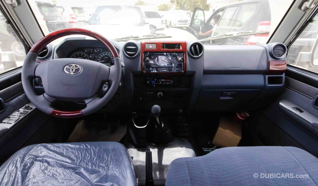 Toyota Land Cruiser Pick Up LX V6