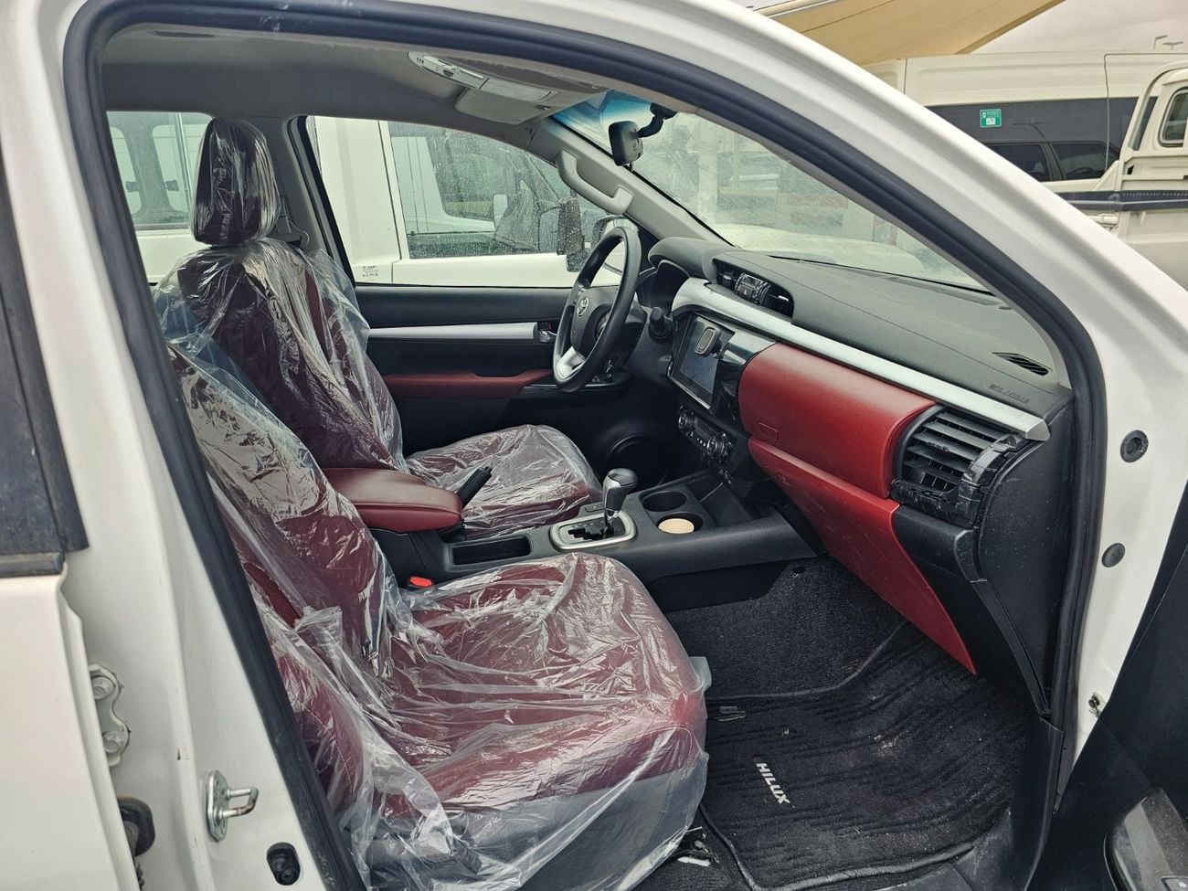 Toyota Hilux S GLX LHD 2.4L V4 DIESEL ENGINE Push Start Automatic Gear 4WD Original Power Window 5 Seats 4 Doors