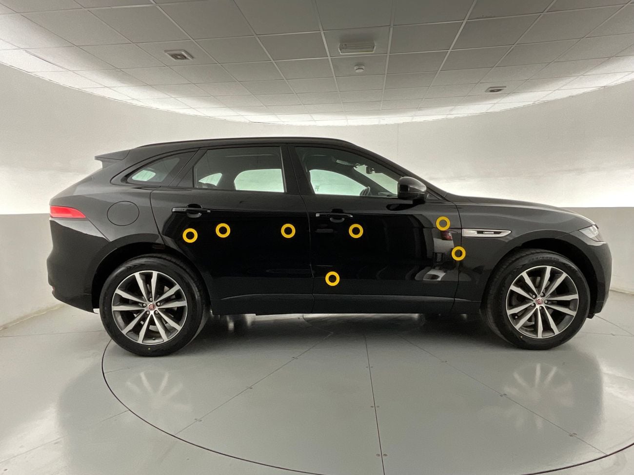 جاكوار F بيس R-Sport | عرض العيد الحصري | خالية من أضرار الفيضانات