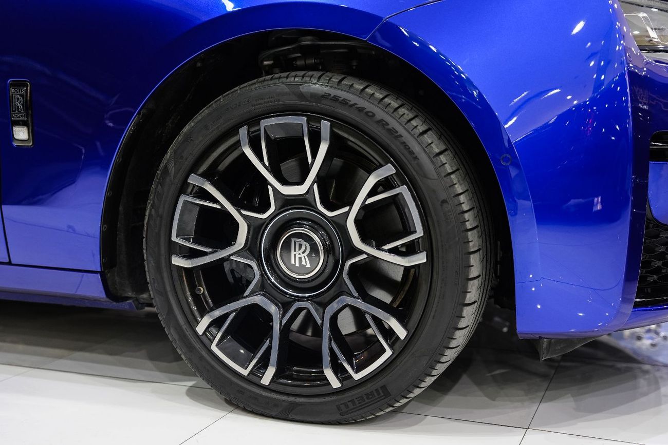 رولز رويس جوست Black Badge, Two-Tone Interior, Rear Entertainment, Dealer Warranty + Service