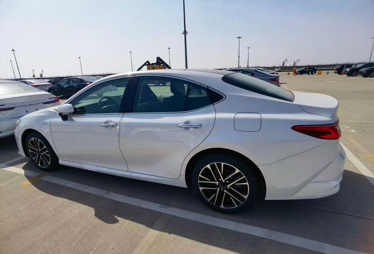 تويوتا كامري 2.5L Premium Version