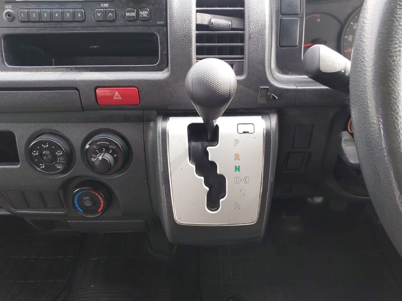 Toyota Hiace TOYOTA HIACE COMMUTER VAN RHD 2014 MODEL 2.7 L PETROL AUTOMATIC(PM47858)