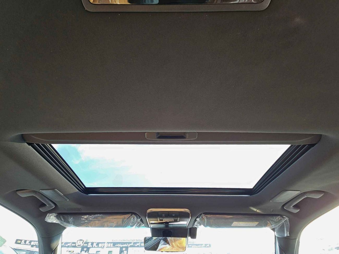 Lexus LX 600 TURBO SPORT / 3.5L V6 / FRONT POWER SEATS /  360* CAMERA / SUNROOF / FULL OPTION (CODE #  69065 )