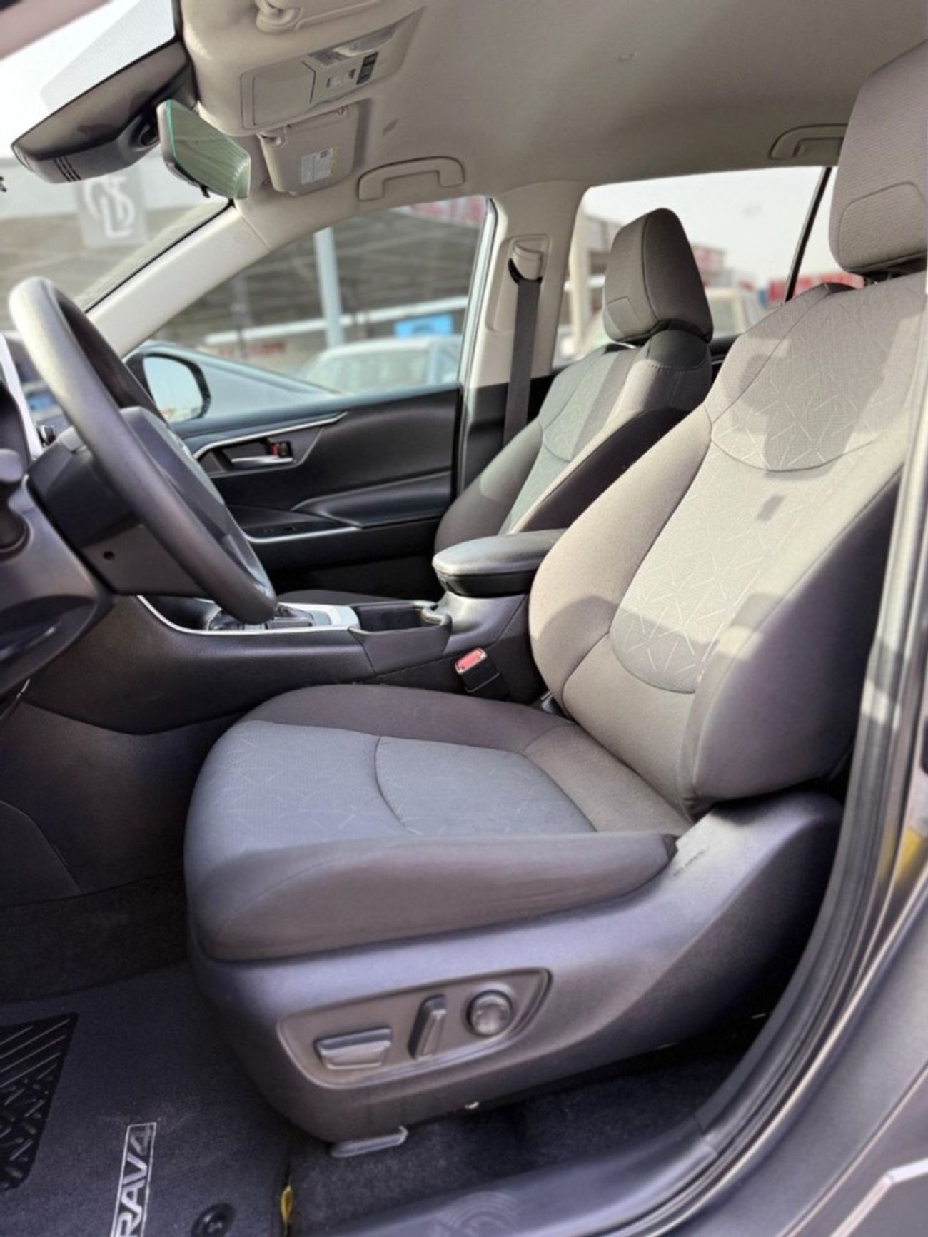 تويوتا راف ٤ XLE 2.5 leather seats, push start