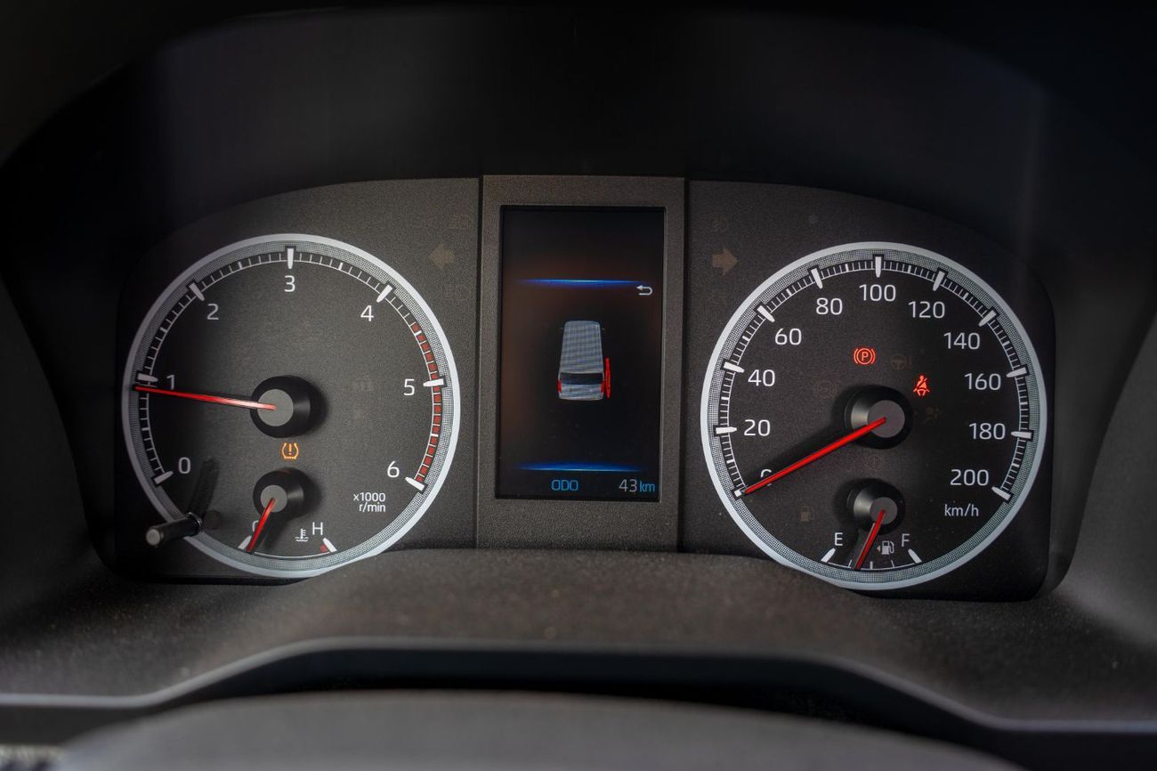 Toyota Hiace *Toyota Hiace 2026 2.8L Diesel 13 Seats Manual