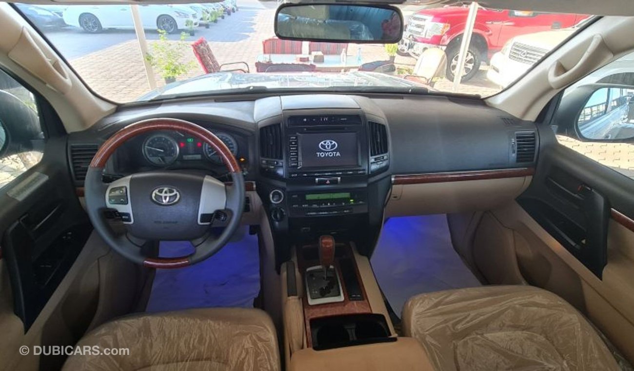 Toyota Land Cruiser تويوتا لاند كروزر موديل 2012 جي اكس آر فل اوبشن  عجمان الصحراء لتجارة السيارات رقم المعرض 42