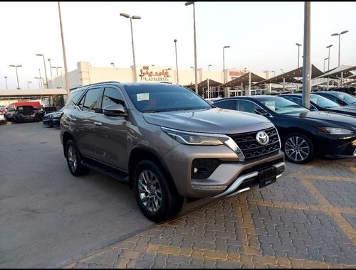 تويوتا فورتونر VXR 4.0L (278 HP)