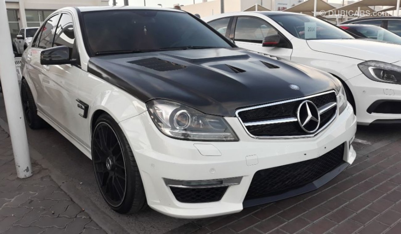 مرسيدس بنز C 63 AMG 2009 Full options American specs clean car