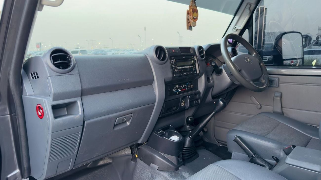 تويوتا لاند كروزر بيك آب -