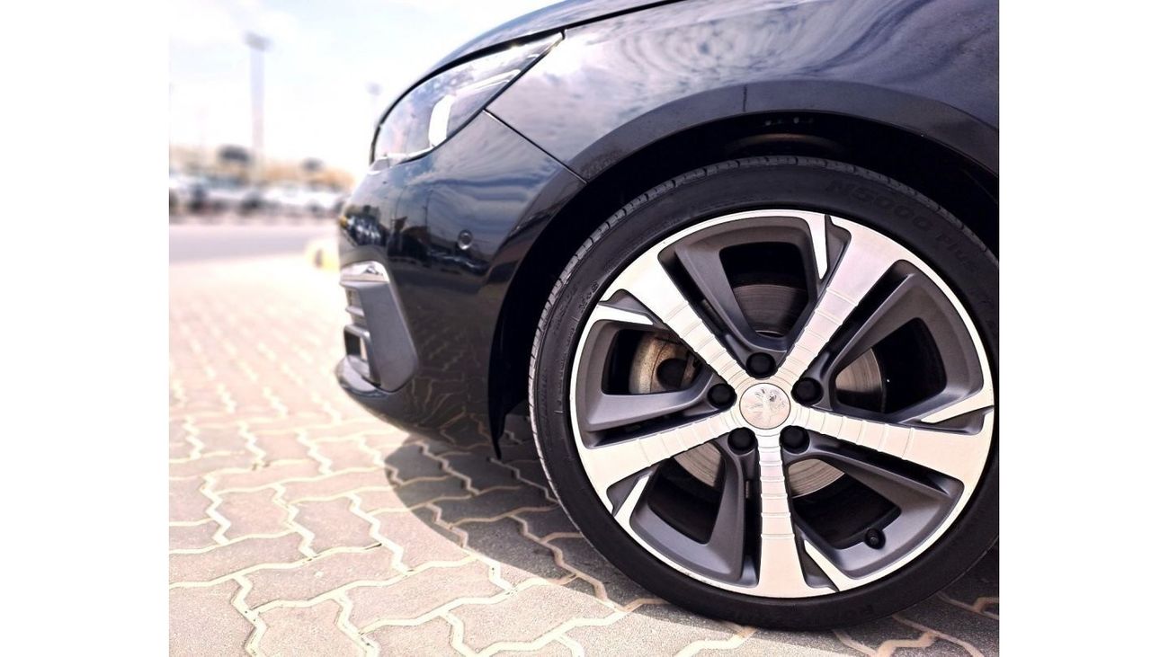 بيجو 308 GT لاين GCC