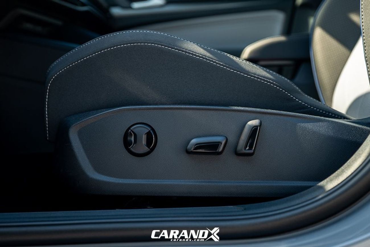 Volkswagen Golf R-Line 1.5L 2025