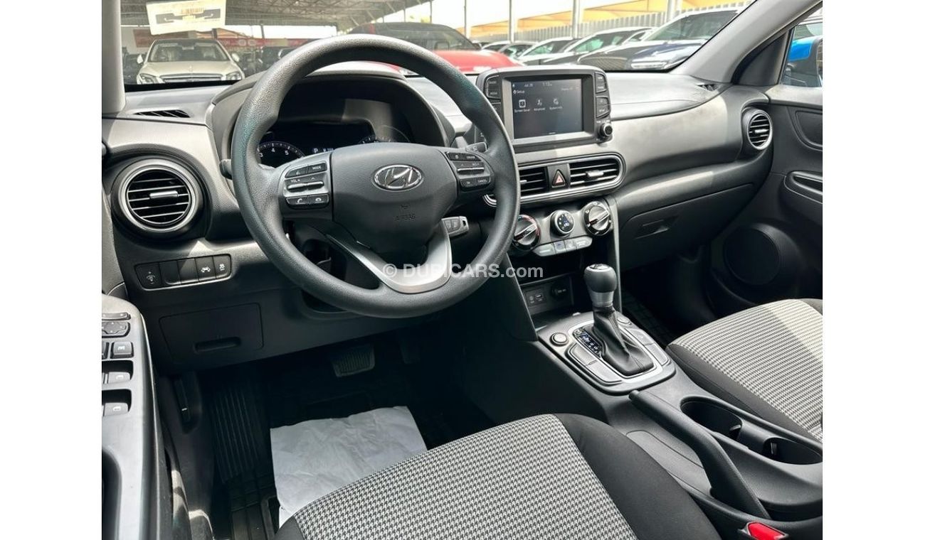 Hyundai Kona SE