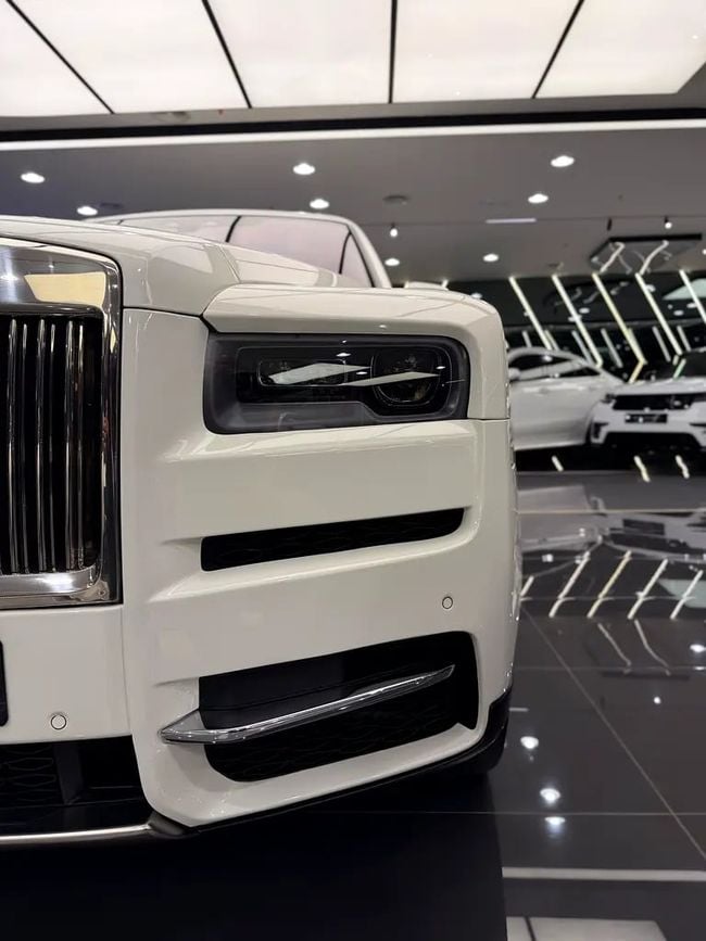 Rolls-Royce Cullinan Rolls Royce Cullinan GCC MINT CONDITION, миниатюра 25