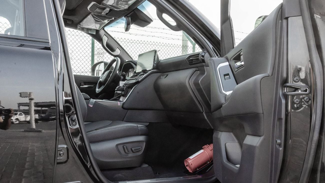 Toyota Land Cruiser 2026 Toyota Land Cruiser GXR 3.3L AT Diesel (Black-Black)